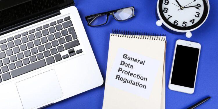 20.000 EUR, amendă GDPR pentru magazinul online de optică Lensa