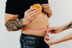 Românii sunt repetenți la capitolul ‘siluetă’: Gradul de obezitate, atât la adulți, cât și la copii, îi sperie pe medici
