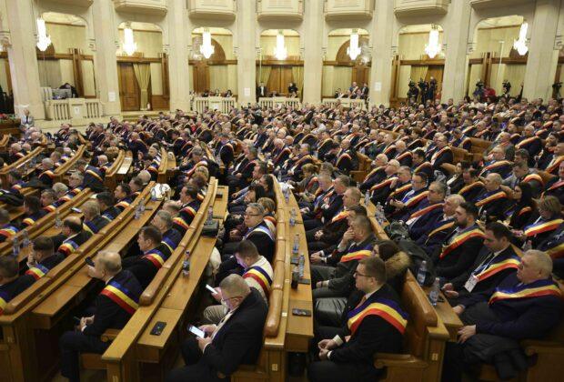 Grevă de avertisment, astăzi, în peste 1.300 de primării din ţară. Bolojan, întâlnire cu primarii la Parlament / Ce a spus premierul despre reorganizarea administrativ-teritorială