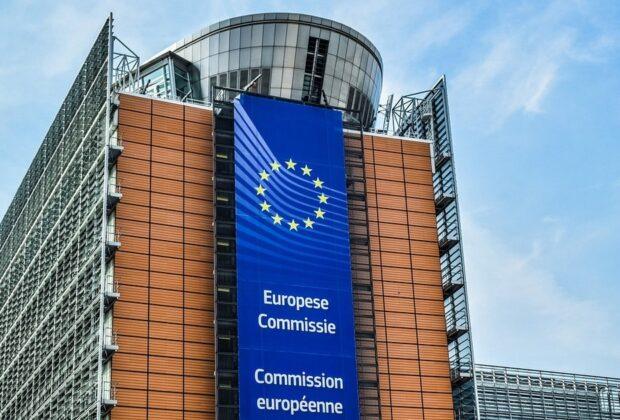 Ce spune Comisia Europeană după noua amânare a verdictului privind pensiile speciale dată de CCR