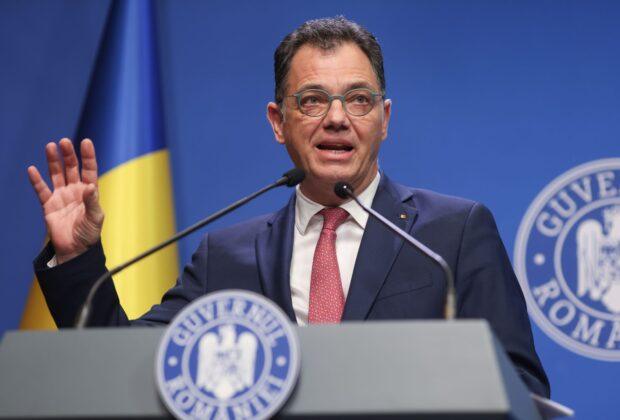 Prima reacție a lui Bolojan după ce secretarul general al Guvernului a comparat tăierile de posturi cu Auschwitz