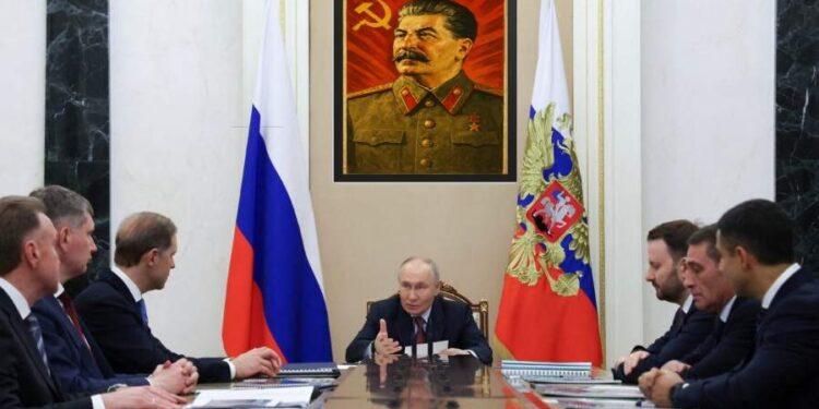 Rusia și-a făcut propriul Starlink și l-a denumit Stalink în onoarea lui Stalin
