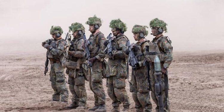 Armata germană va fi antrenată de militari ucraineni, după ce miniștrii apărării din cele două state au semnat acordul