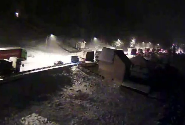 Viscolul îngreunează traficul pe DN 1 Brașov