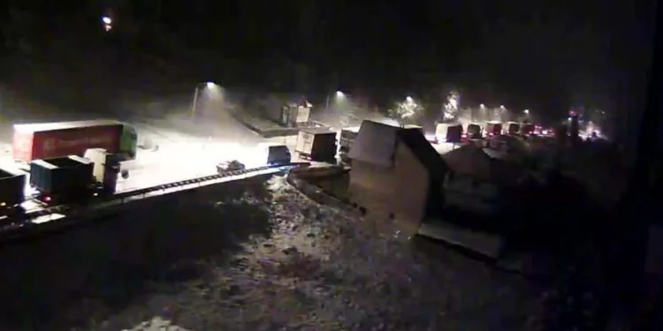 Viscolul îngreunează traficul pe DN 1 Brașov