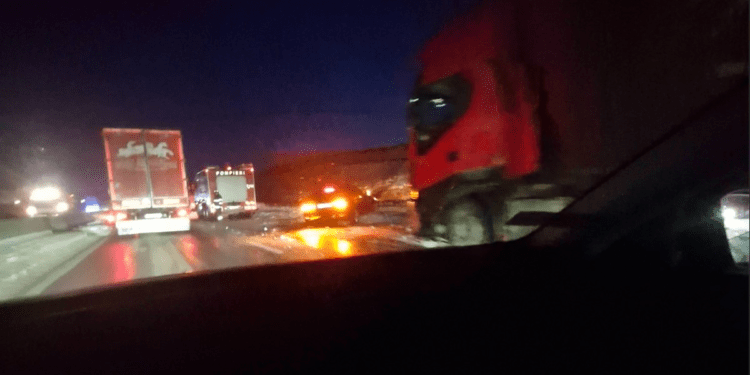 Accident pe A3, în zona Moara Vlăsiei. Trafic restricționat din cauza condițiilor de iarnă, mai multe drumuri naționale rămân închise