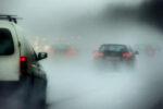 Vizibilitate scăzută pe autostrăzi, dar şi pe drumurile din Ilfov şi Capitală. Avertismentul polițiștilor