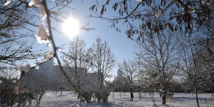 Urmează o zi de ger în toată țara. Anunțul meteorologilor. ”Vremea va deveni deosebit de rece”