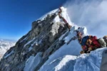 Everest nu mai poate fi escaladat de oricine. Autoritățile din Nepal impun reguli stricte pentru alpiniști