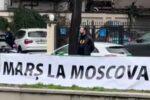 „Marș la Moscova”. Protest în fața Ambasadei Rusiei, organizată de Lupii Tricolori: „Împotriva trompetelor și conservelor rusești care manipulează românii”