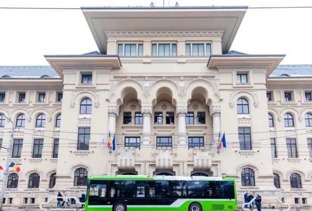 Semnătura care blochează Capitala: cum o decizie de la vârful Primăriei lasă sute de angajați fără salarii și pune sănătatea Bucureștiului în pericol