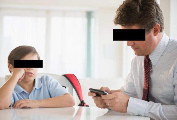 Experţii avertizează: dacă le interzicem TikTokul, copiii învaţă de la părinţi, ceea ce e mai rău