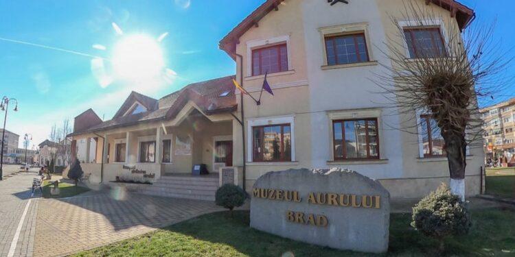 Muzee unicat ale aurului, cărbunelui și fierului. Se află în județul unde 100.000 de oameni munceau în industrie