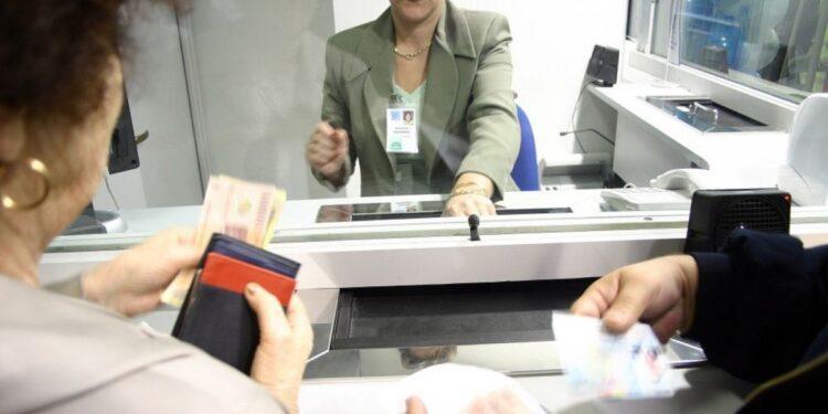 Ce analizează băncile când îți calculează dobânda la credit. Sfaturile unui expert: „Situația din Biroul de Credit este esențială”