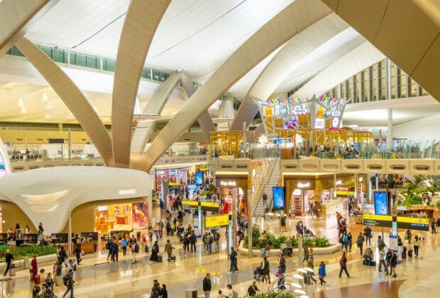 Un mort și mai mulți răniți într-un incident la cel mai important aeroport din Abu Dhabi