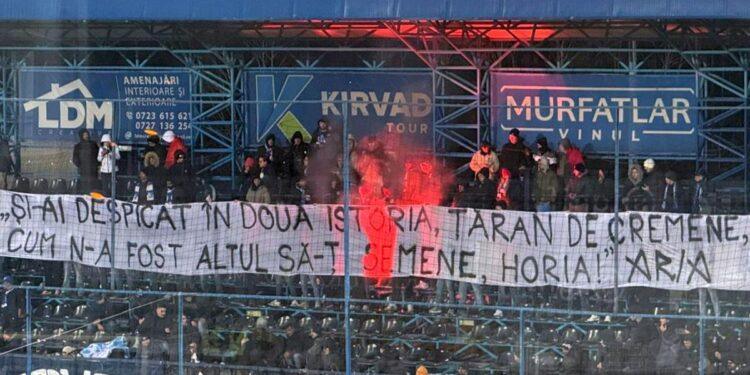 6 lucruri care nu s-au văzut la TV » Ce au strigat fanii veniți la Constanța după ce elevii lui „Pancone” și-au asigurat prezența în play-off!