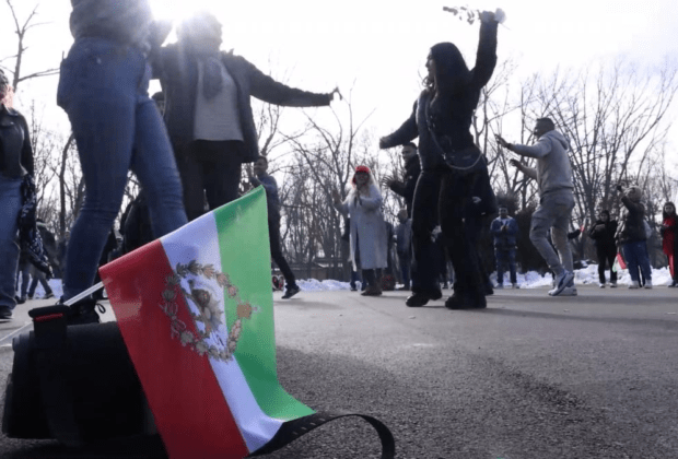 Cum sărbătoresc iranienii din Bucureşti decapitarea conducerii de la Teheran
