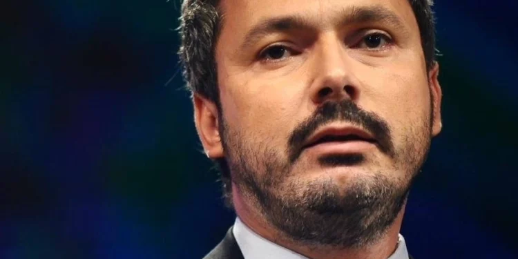 Pot ajunge carburanții la 10–12 lei pe litru? Răzvan Nicolescu: ‘Dacă am ști sigur, am deveni multimilionari peste noapte’. Ce poate face Guvernul dacă prețurile explodează