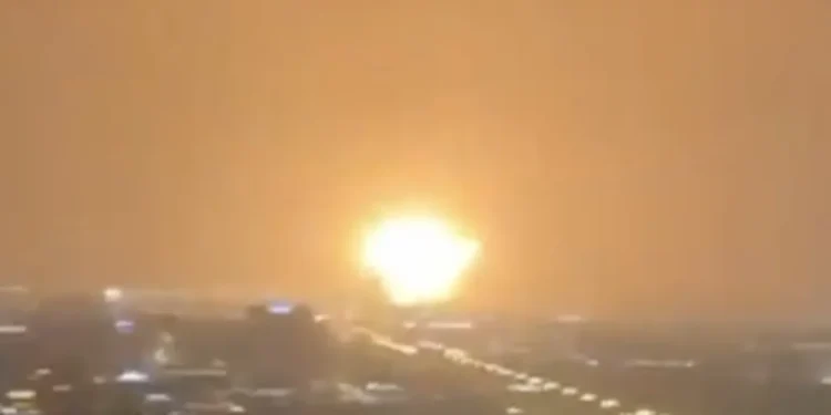 Haos în Orientul Mijlociu: explozii în Dubai şi Manama. Autoritățile îi sfătuiesc pe oameni să se îndrepte către cel mai apropiat loc sigur