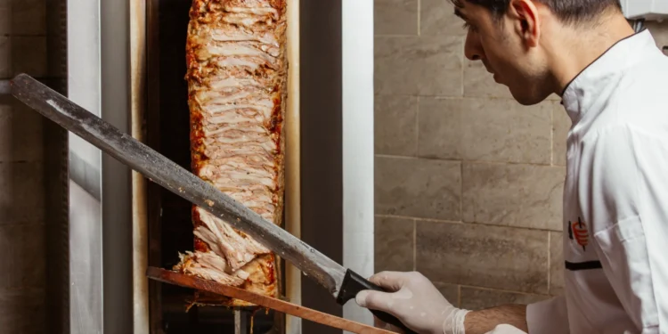 Apetitul germanilor pentru kebab nu a fost afectat de creşterea preţurilor