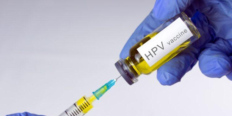 Cum decurge vaccinarea anti-HPV în România. Compensarea a dus la creșterea ratei de imunizare
