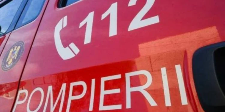 Remorcher scufundat în Portul Midia. Cinci persoane s-ar fi aflat la bord / Intervenție de urgență a pompierilor