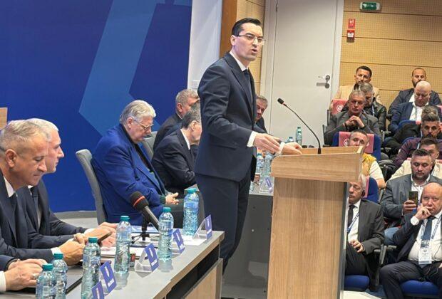 Burleanu, de neatins: cine e singurul său rival la alegerile FRF de astăzi
