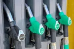 Prețurile la carburanți au crescut, dar chiar câștigă masiv statul? Calculul făcut de un economist după scumpiri