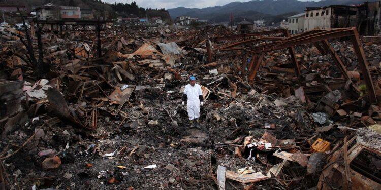 La 15 ani după tsunami-ul catastrofal de la Fukushima, un japonez face scufundări an de an ca să își găsească soția! „I-am recuperat telefonul, am văzut ultimul SMS pe care voia să-l scrie”