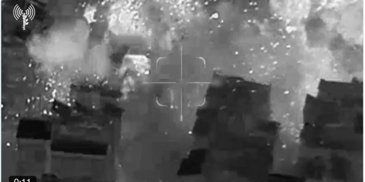 Momentul impresionant în care Israelul distruge sedii ale Hezbollah în Beirut / video
