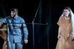 Spectacolul “Omul cel Bun din SÎciuan”, o parabolă modernă despre fragilitatea binelui într-o lume nedreaptă, la Teatrul Infinit