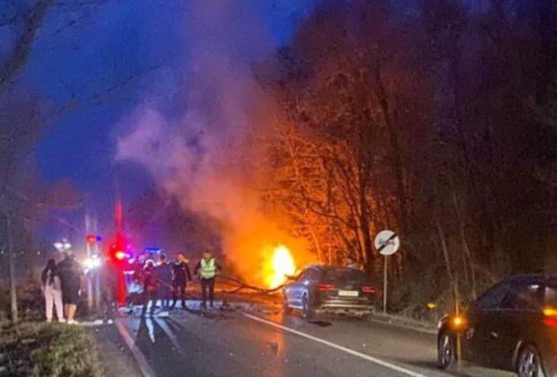 Patru morți într-un accident în Neamț: o mașină a luat foc la impactul cu un alt autoturism. Un bebeluș, printre victime