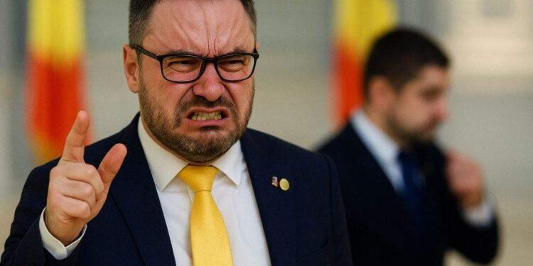 Încă o ruptură în AUR. Cei doi neuroni ai lui Dan Tanasă s-au luat la bătaie