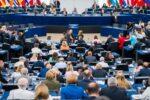 Parlamentul European a aprobat eliminarea taxelor pentru produsele americane, dar cu garanții: „Nu ne vom lăsa intimidaţi”