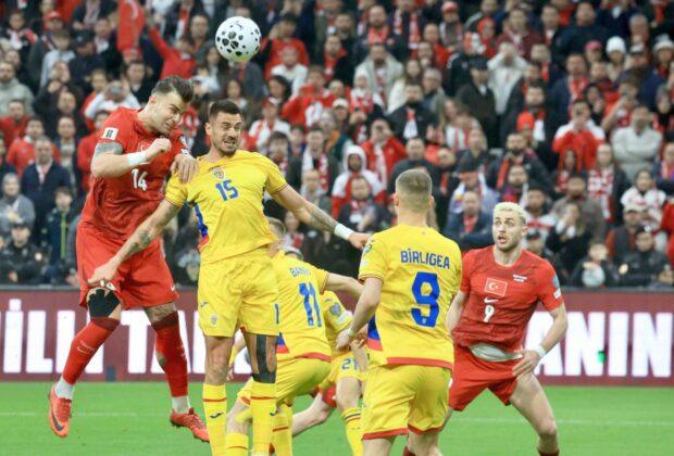 Le-a „citit” viitorul » Trei titulari, OUT de la naționala României?!