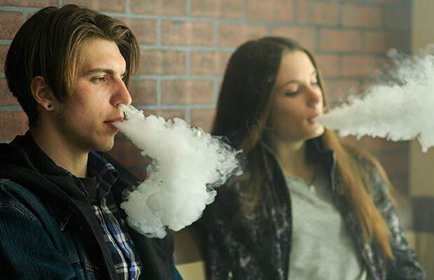Românii care fumează pasiv, obligați să plăteasca acciza pe tutun