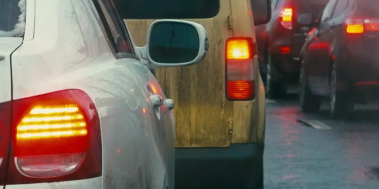 Haos în traficul din București când apar autospecialele. Titi Aur: Cum se face corect culoarul / video
