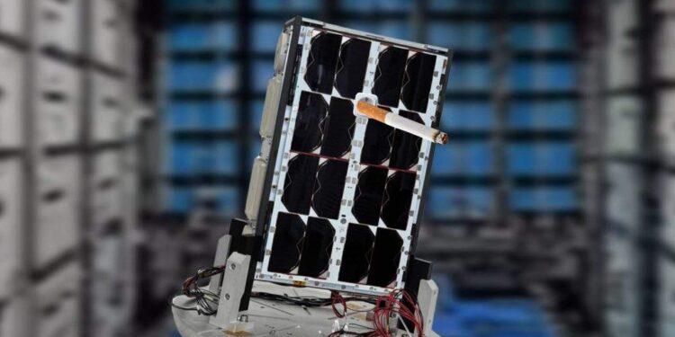 Satelitul românesc, dat afară din racheta SpaceX după ce şi-a aprins o ţigară