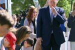 Ce le-a spus Trump copiilor care au vizitat Casa Albă de Paște: „Dacă vă dau autografe, diseară le-ați putea vinde cu 25.000 de dolari pe eBay”