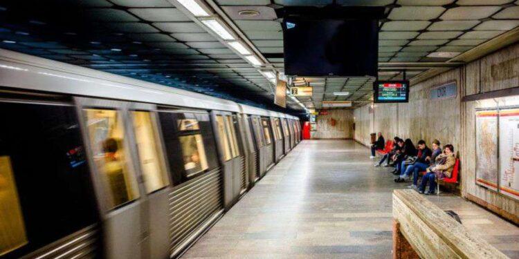 Metrorex susţine că 7 lei e puţin pentru o călătorie cu metroul: „Ăia din Cluj ar da şi 15!”
