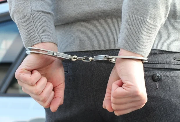 Bărbat din Baia Mare, trimis în judecată după ce și-a bătut concubina și a dus-o cu forța în Italia