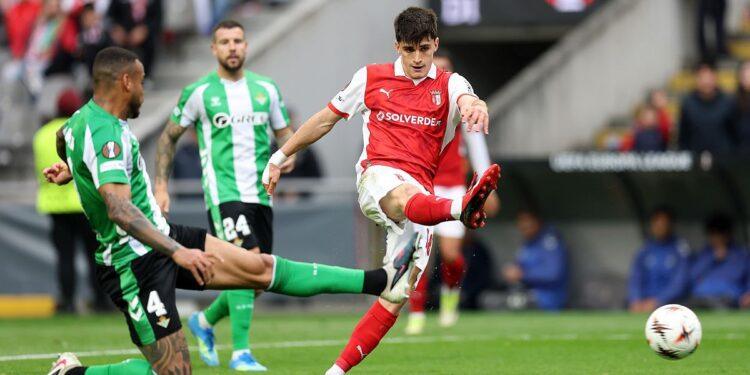Manșa tur a „sferturilor” din Europa League debutează azi cu meciul dintre Braga și Betis