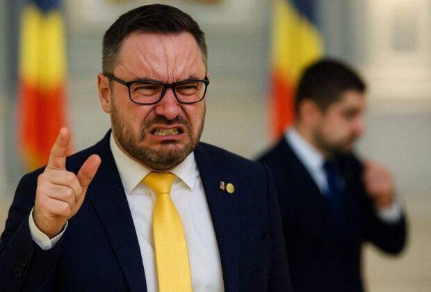 Dan Tanasă cere interzicerea Paștelui după ce un poznaș l-a convins că Isus era nepalez
