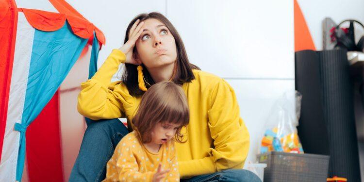 Pașii pe care trebuie să îi urmăm pentru a le asigura copiilor echilibrul emoțional. „Ce simți?” și „Ce crezi?”, întrebările care le pot da încredere