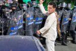 Nicușor Dan era ”fantoma în alb” care dirija jandarmii să bată protestatarii pe 10 august