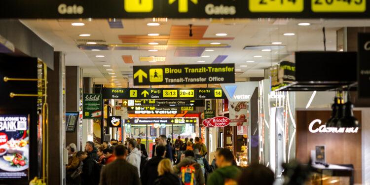 Primele zile cu noul sistem EES: haos în aeroporturi, întârzieri de până la trei ore și pasageri care nu au mai ajuns la avion