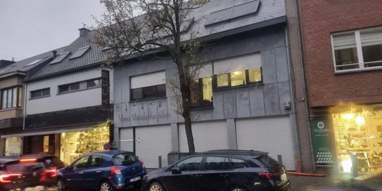 De necaz că au pierdut o avere după o noapte la cazino, doi români au spart o bijuterie în Belgia