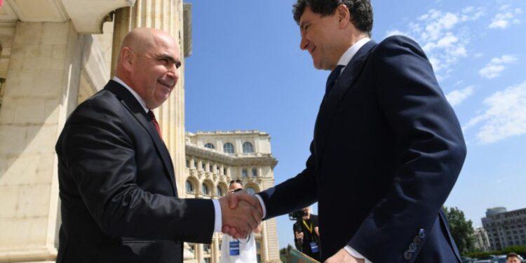 Ilie Bolojan nu pleacă din Guvern. Ce se întâmplă în scenariul în care PSD își retrage miniștrii, cum a făcut, în 2009, cu Guvernul Boc