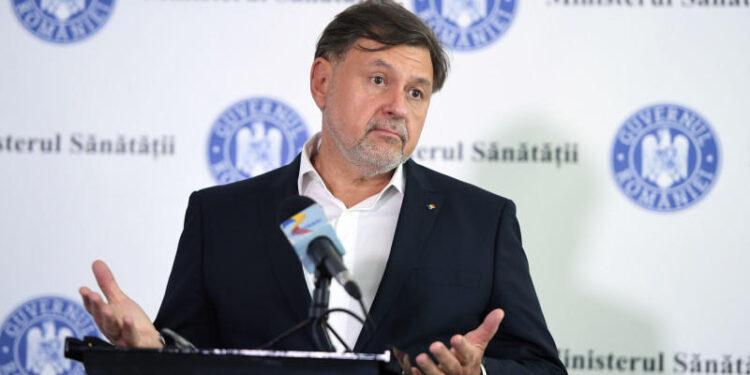 Rafila spune că i-a transmis premierului Ciucă variantele propuse de Pfizer, dar că nu a primit niciun răspuns. „Am revenit de două ori”