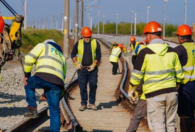 Încă 10 kilometri de cale ferată modernizată, cu fonduri PNRR, au fost dați în circulație în România